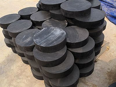 东山县板式橡胶支座由若干层橡胶片与薄钢板经加压硫化